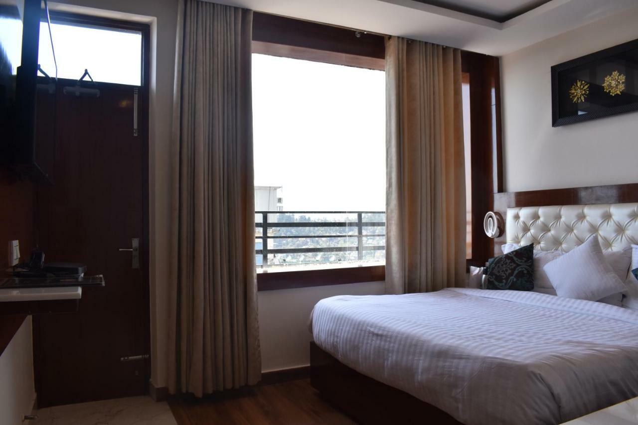 Hotel Black Magic 다람샬라 외부 사진
